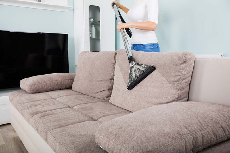 Thời gian vệ sinh ghế sofa phụ thuộc vào nhiều yếu tố