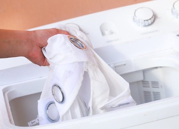 Giặt rèm bằng máy giặt