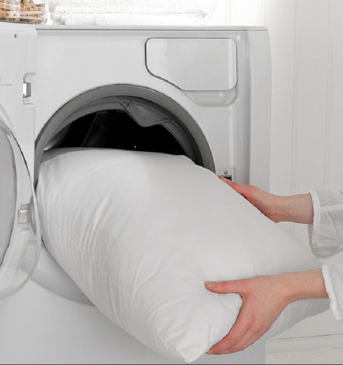 Bạn có thể giặt ruột gối bằng máy 
