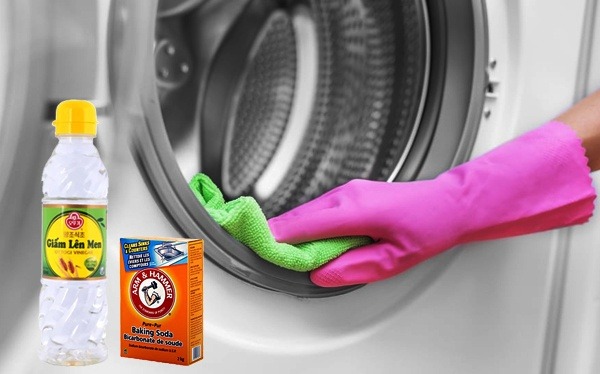 Sử dụng Baking Soda, giấm và chất tẩy rửa cũng là mẹo vệ sinh máy giặt